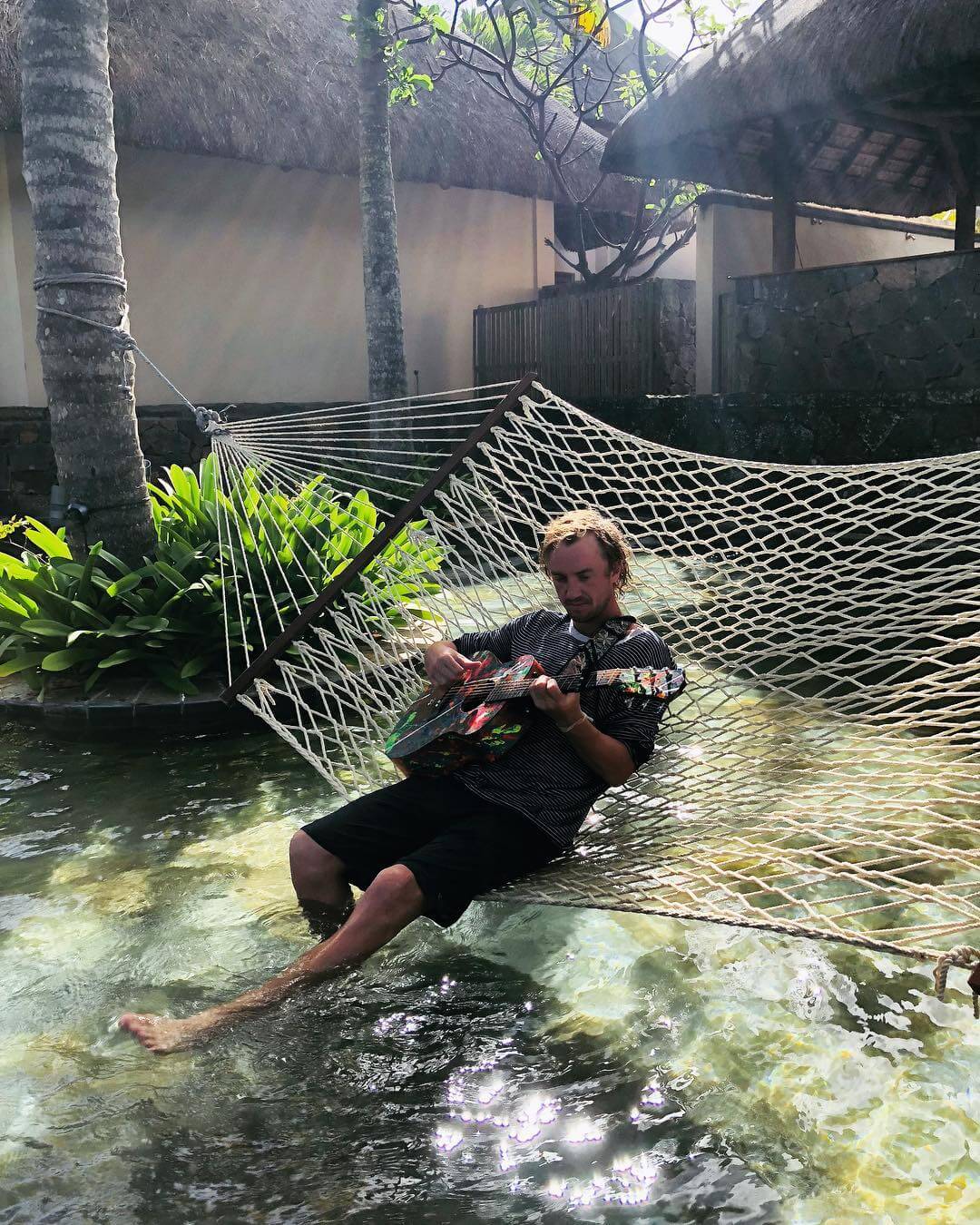 Tom-Felton-Constance-Belle-Mare-Plage_n