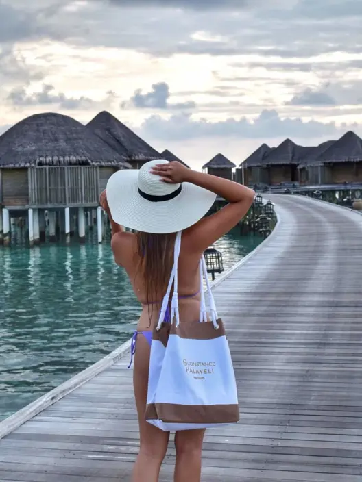 What To Pack In The Perfect Beach Bag